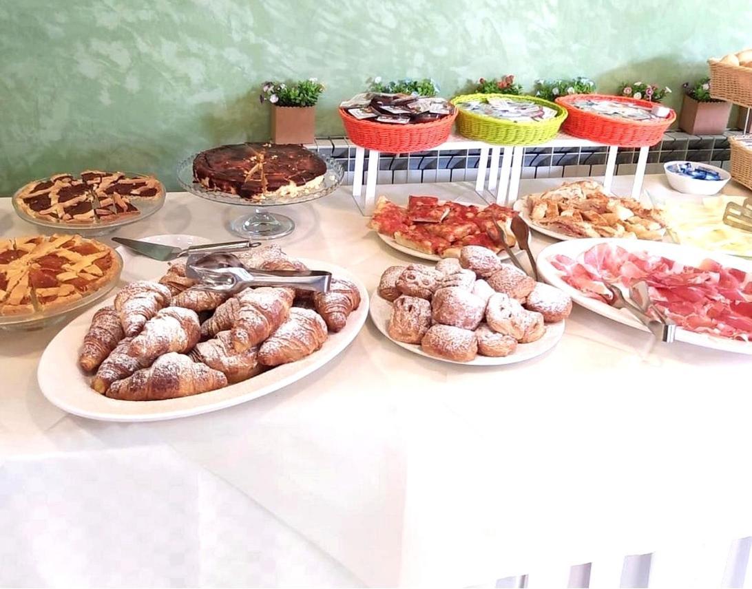Hotel Rita تّشيرفييا المظهر الخارجي الصورة