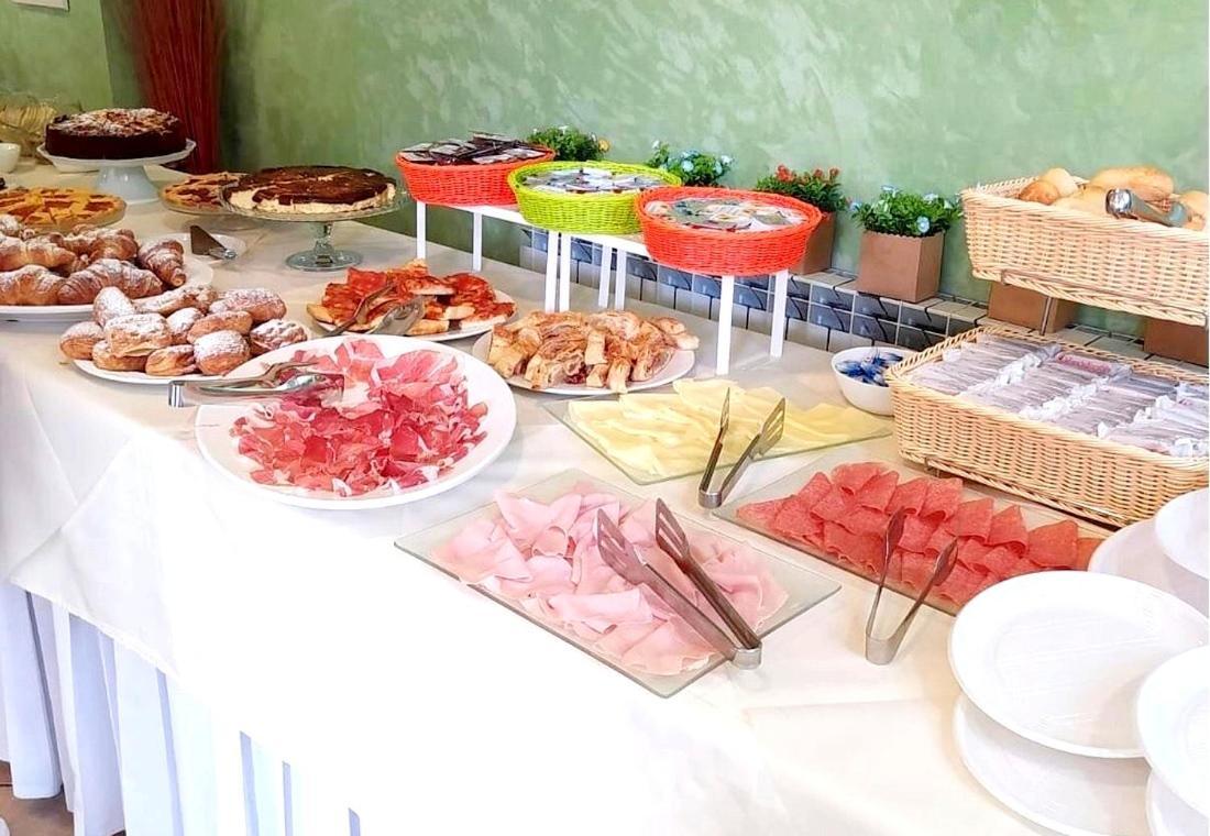Hotel Rita تّشيرفييا المظهر الخارجي الصورة