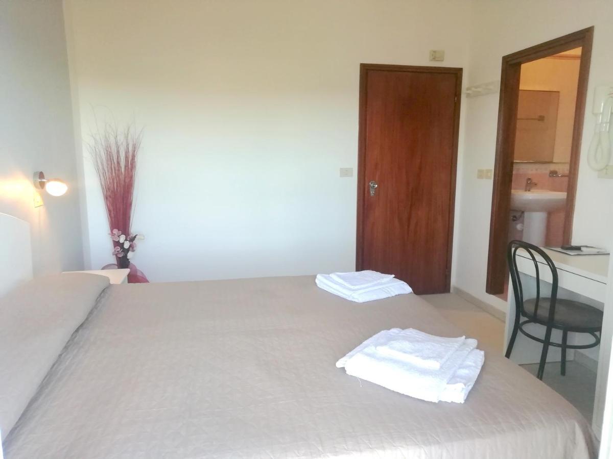 Hotel Rita تّشيرفييا المظهر الخارجي الصورة